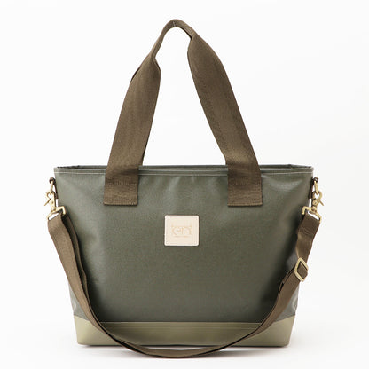 【KEVIN】カーキ別売り2WAYナイロンベルト（幅3.8cm）を装着したトートバッグの正面