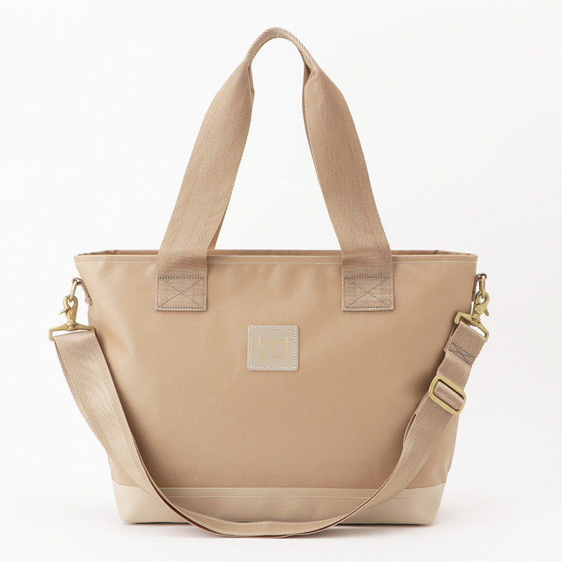 【KEVIN】ベージュ別売り2WAYナイロンベルト（幅3.8cm）を装着したトートバッグの正面